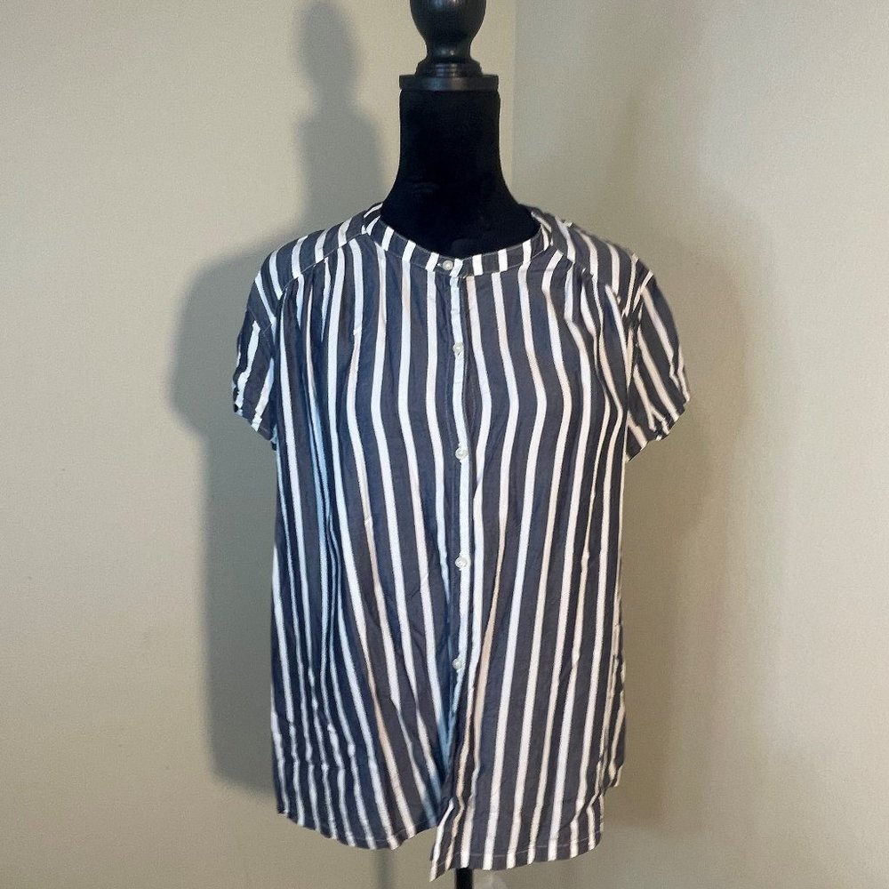 Old Navy blue gray w/white stripes blouse - Large - cap sleeves
